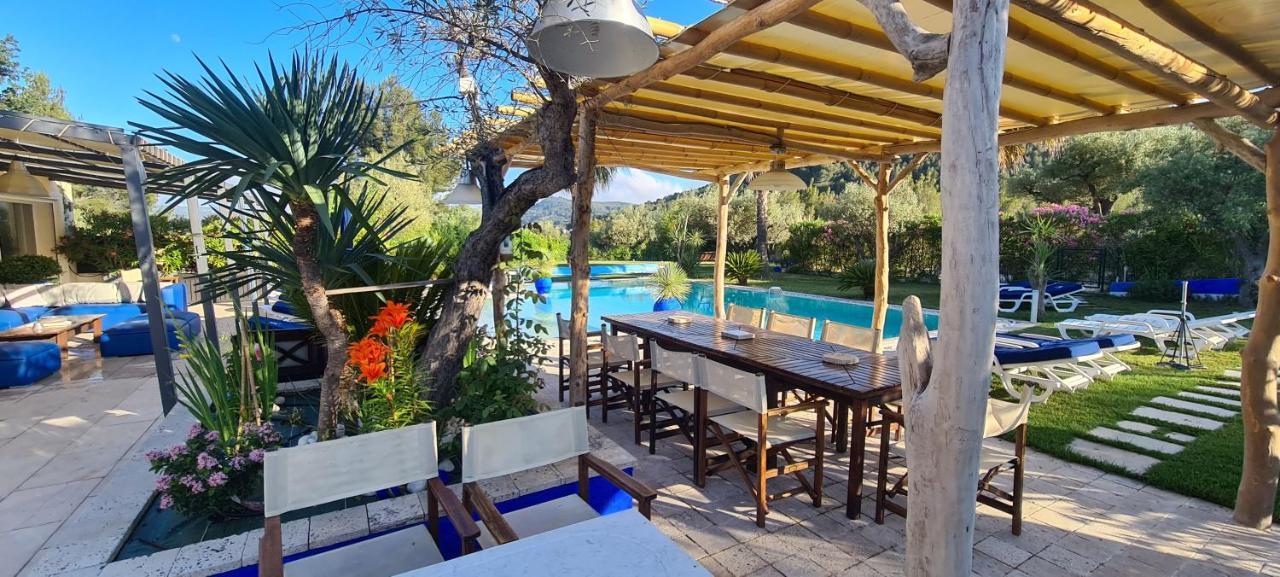 Location Avec Piscine Chauffee * Le Castellet (Var)