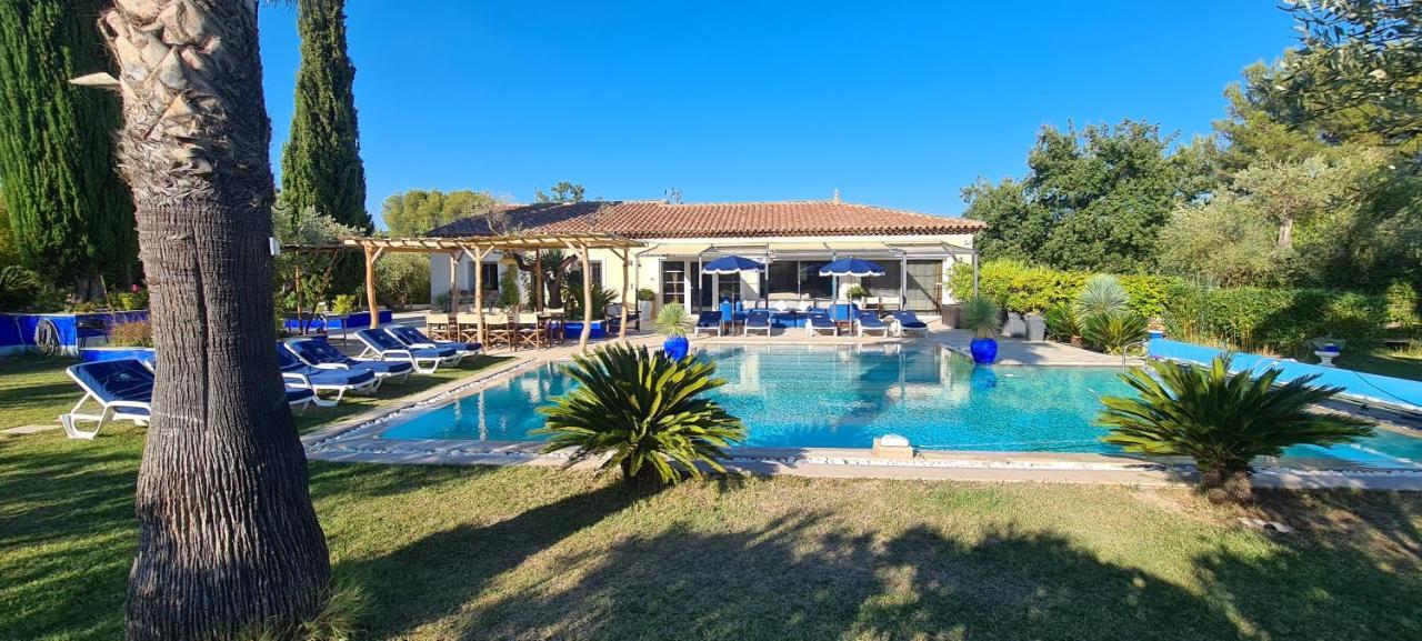 Location Avec Piscine Chauffee Villa Le Castellet (Var)