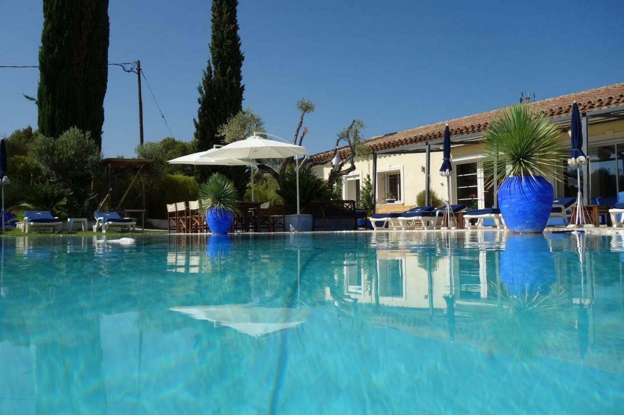 Villa Location Avec Piscine Chauffee Le Castellet (Var)