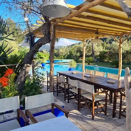 location Villa avec piscine chauffée Le Castellet  Extérieur photo