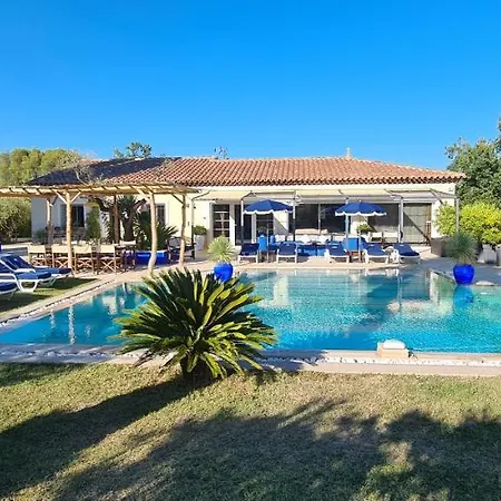 location Villa avec piscine chauffée Le Castellet  Extérieur photo