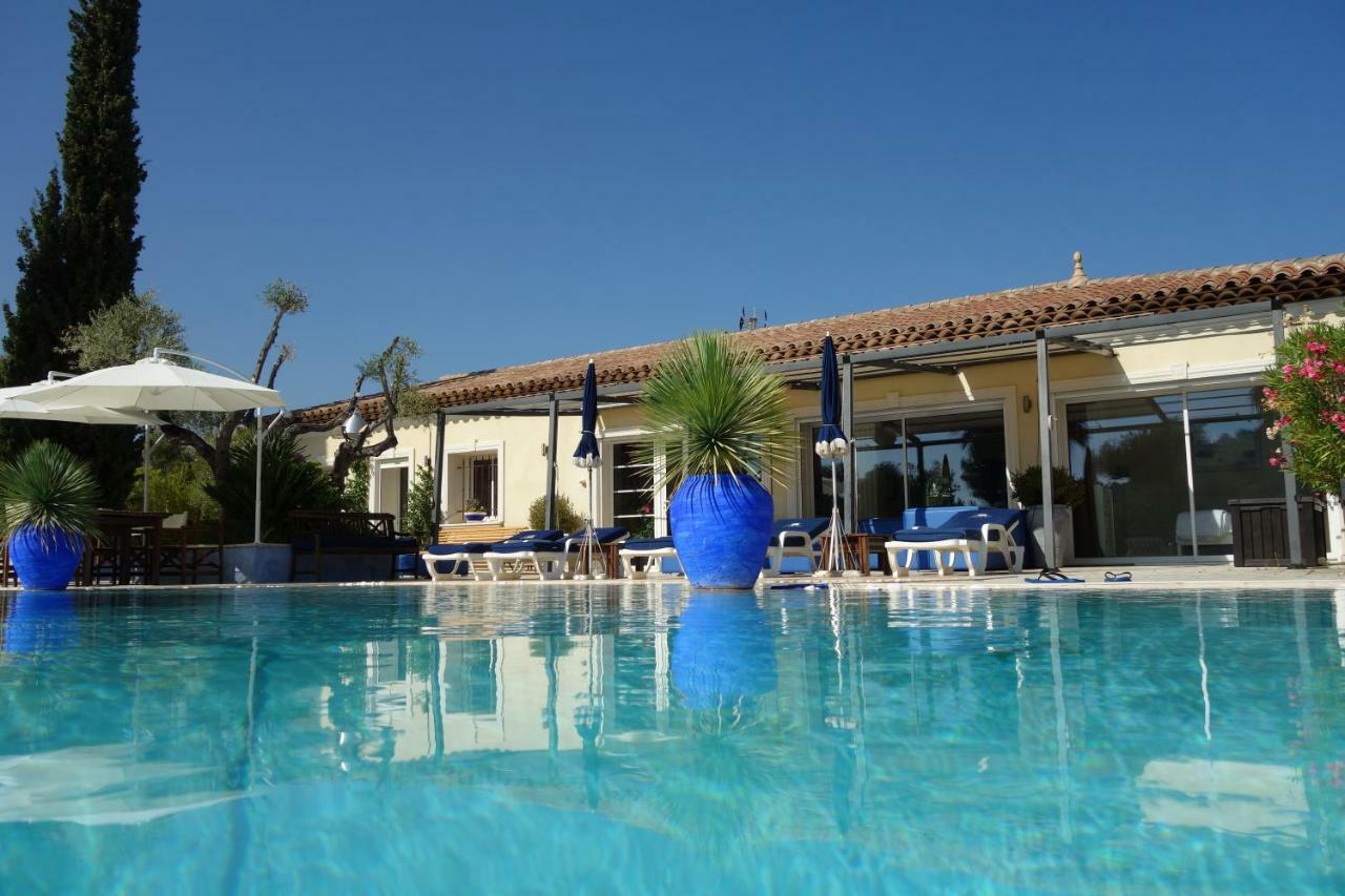 Location Avec Piscine Chauffée Villa